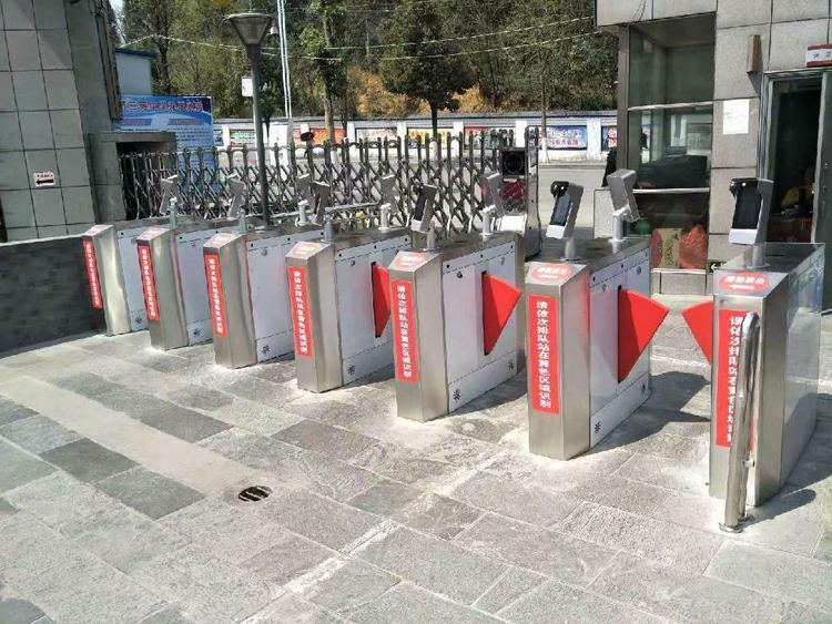 人脸识别测体温系统 自动人脸测体温门