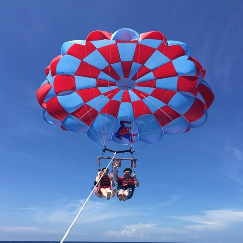 海上项目空中拖伞图片