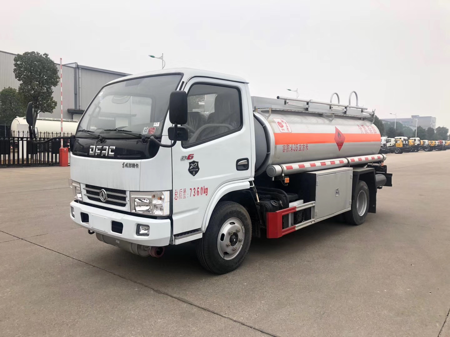 贵州安顺2吨蓝牌油罐车价格 5吨8吨加油车运油车多少钱