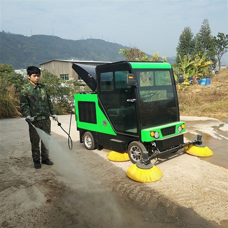 扫地车 电动扫地车厂家销售小型驾驶式扫地机XFY-200
