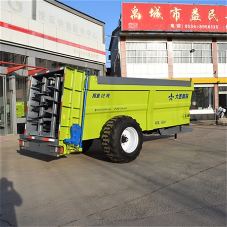 工厂批发大型施肥机 牛羊粪施肥车