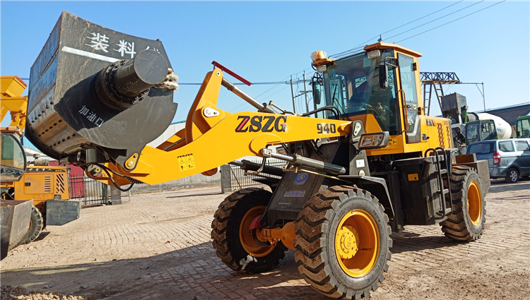 搅拌斗装载机铲车厂家中首重工