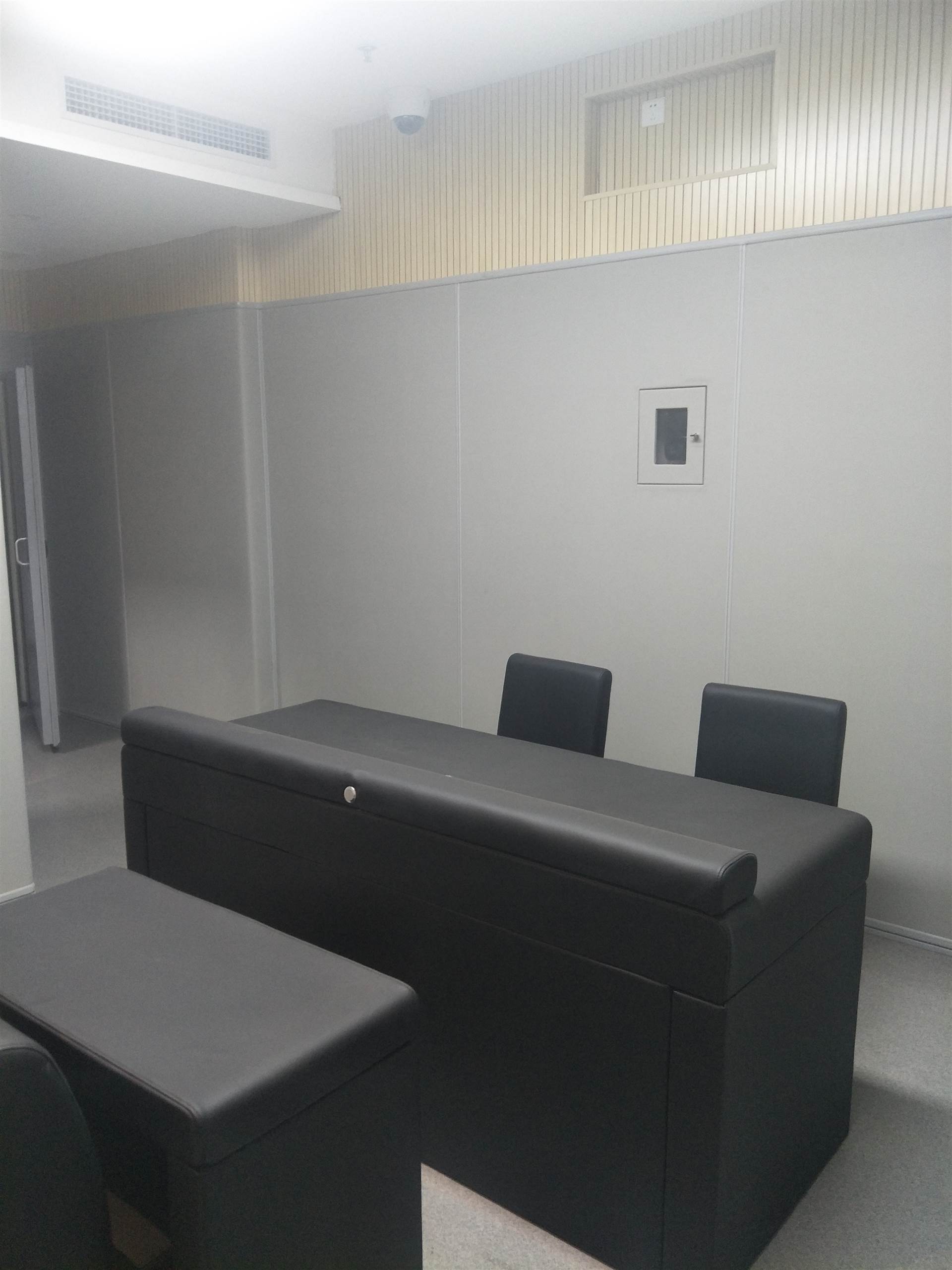 江西纪委谈话室防撞软包技术 纪检委办案区防火防撞墙样例