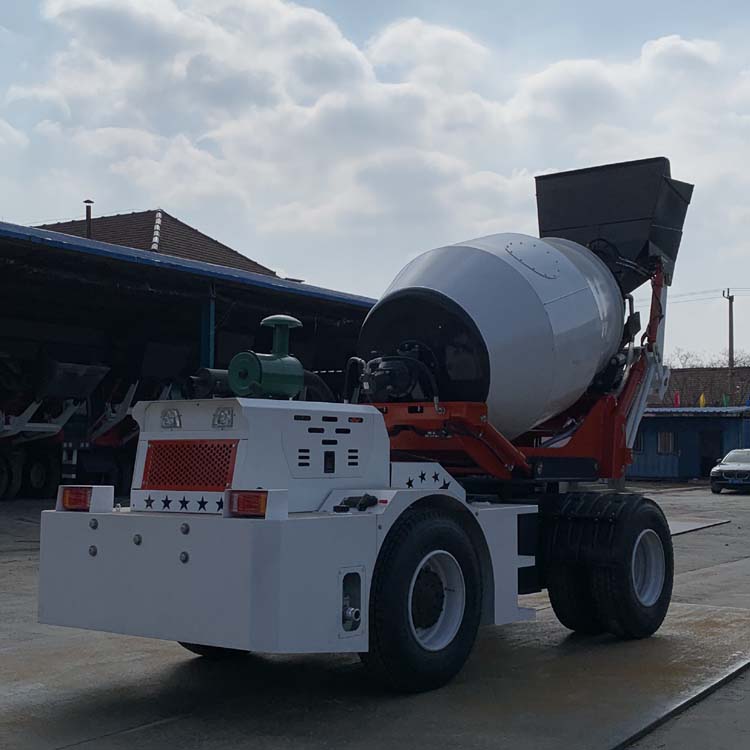 泰通重工多功能自动上料搅拌车