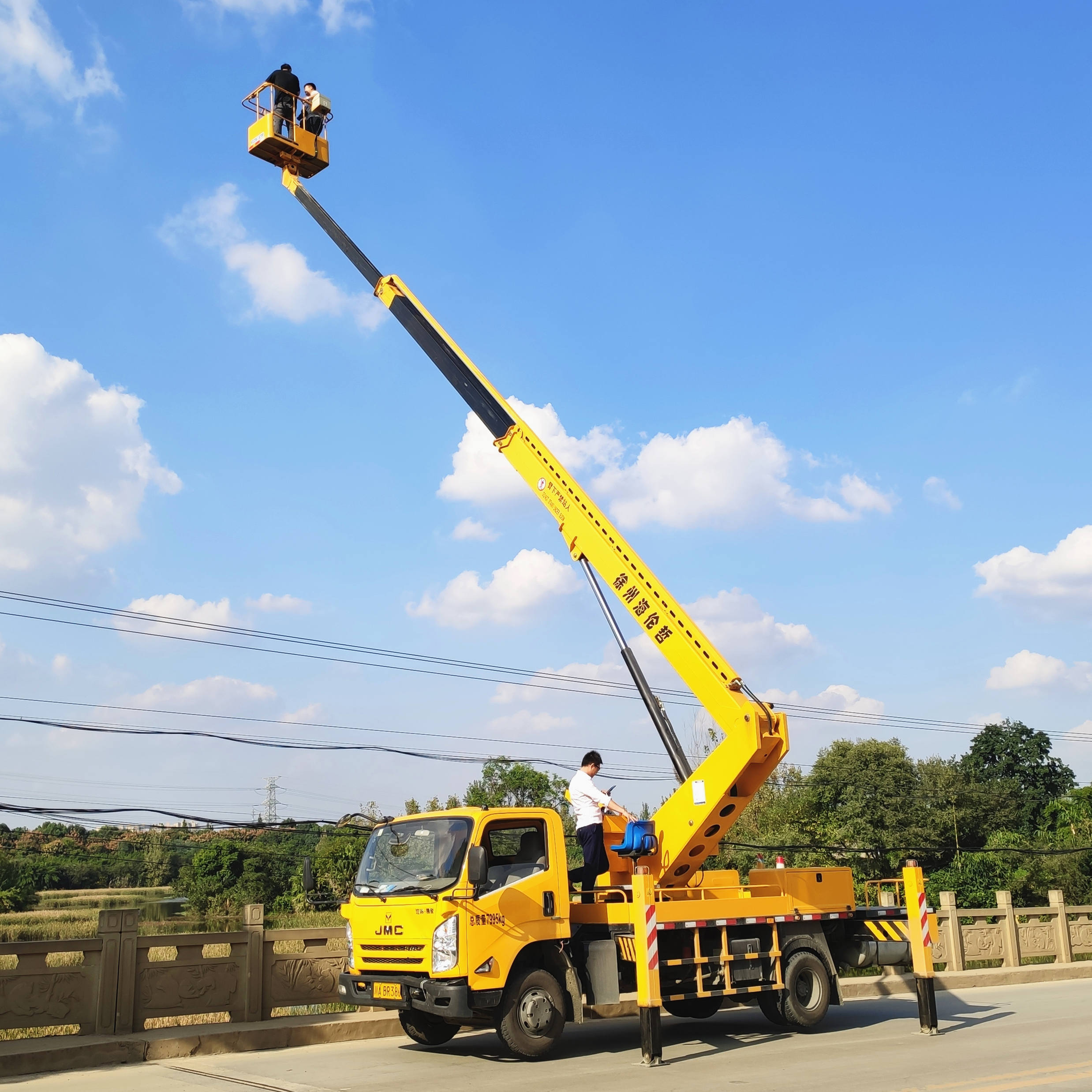 成都高空车租赁,成都21米登高车出租