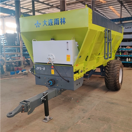 大连雨林批发干粪撒肥车 大型撒粪机