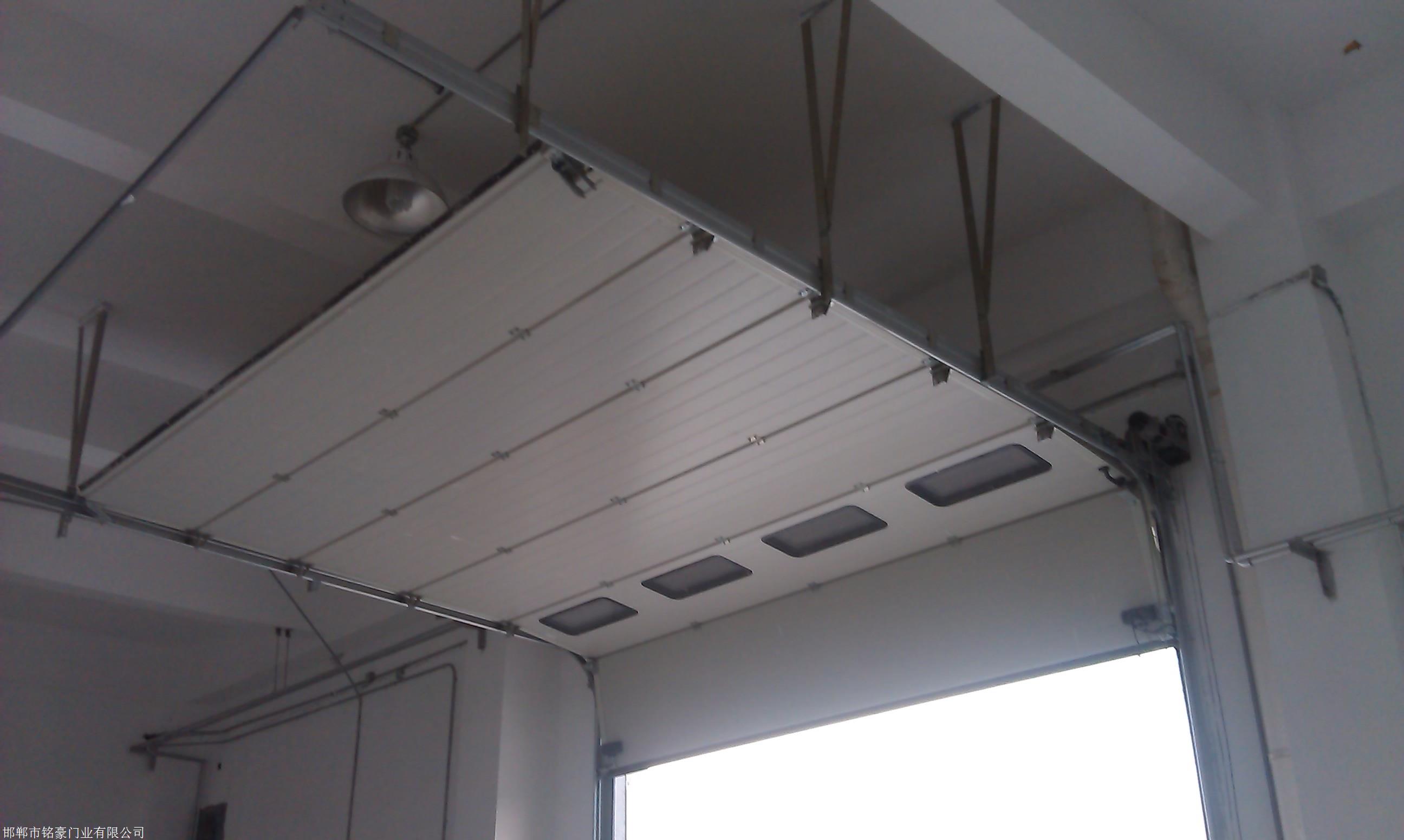 邯郸工业门安装维修 邯郸电动推拉门 邯郸翻板门 安装维修