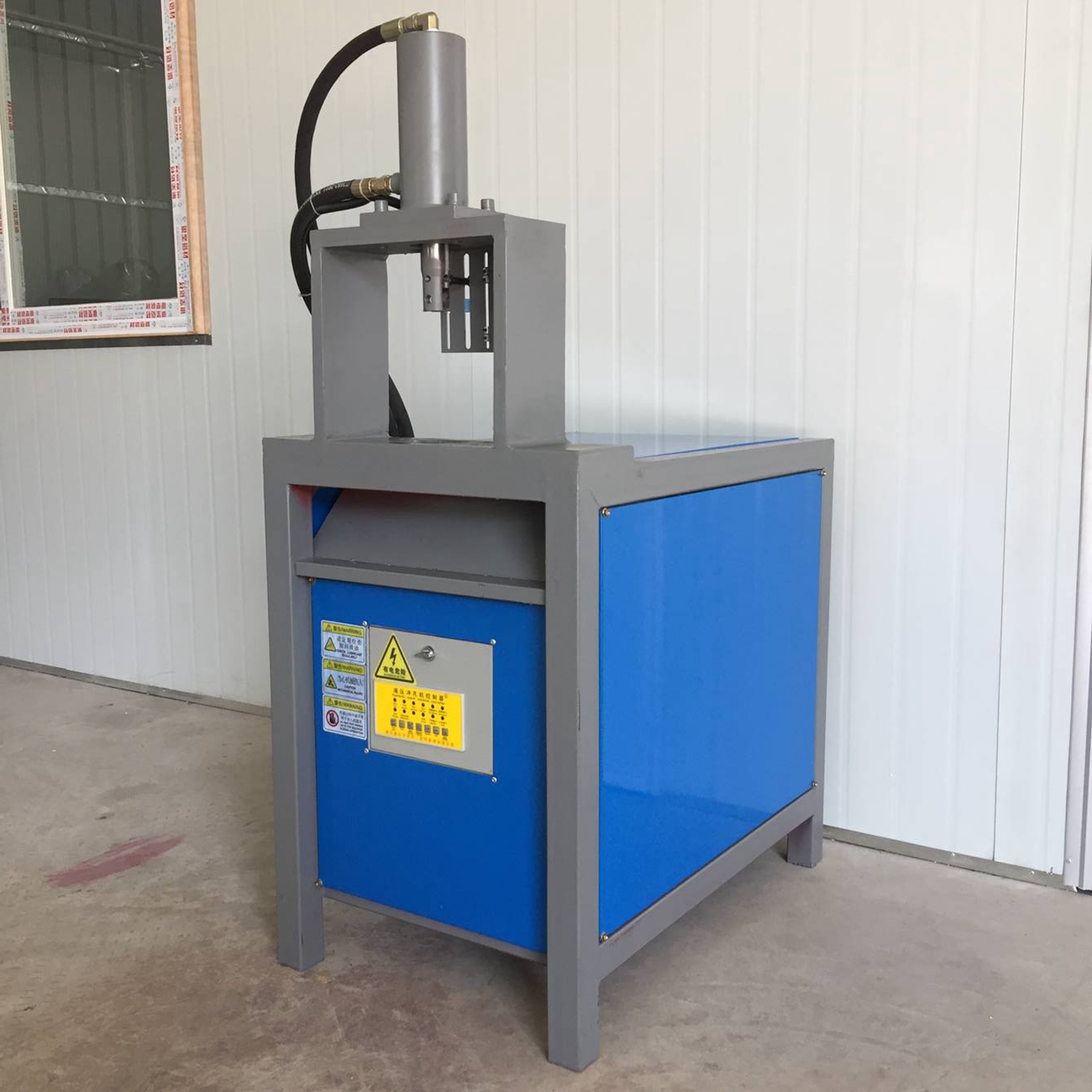 供应新款液压圆管冲弧机不锈钢围栏铁管切弧口机钢管开弧设备