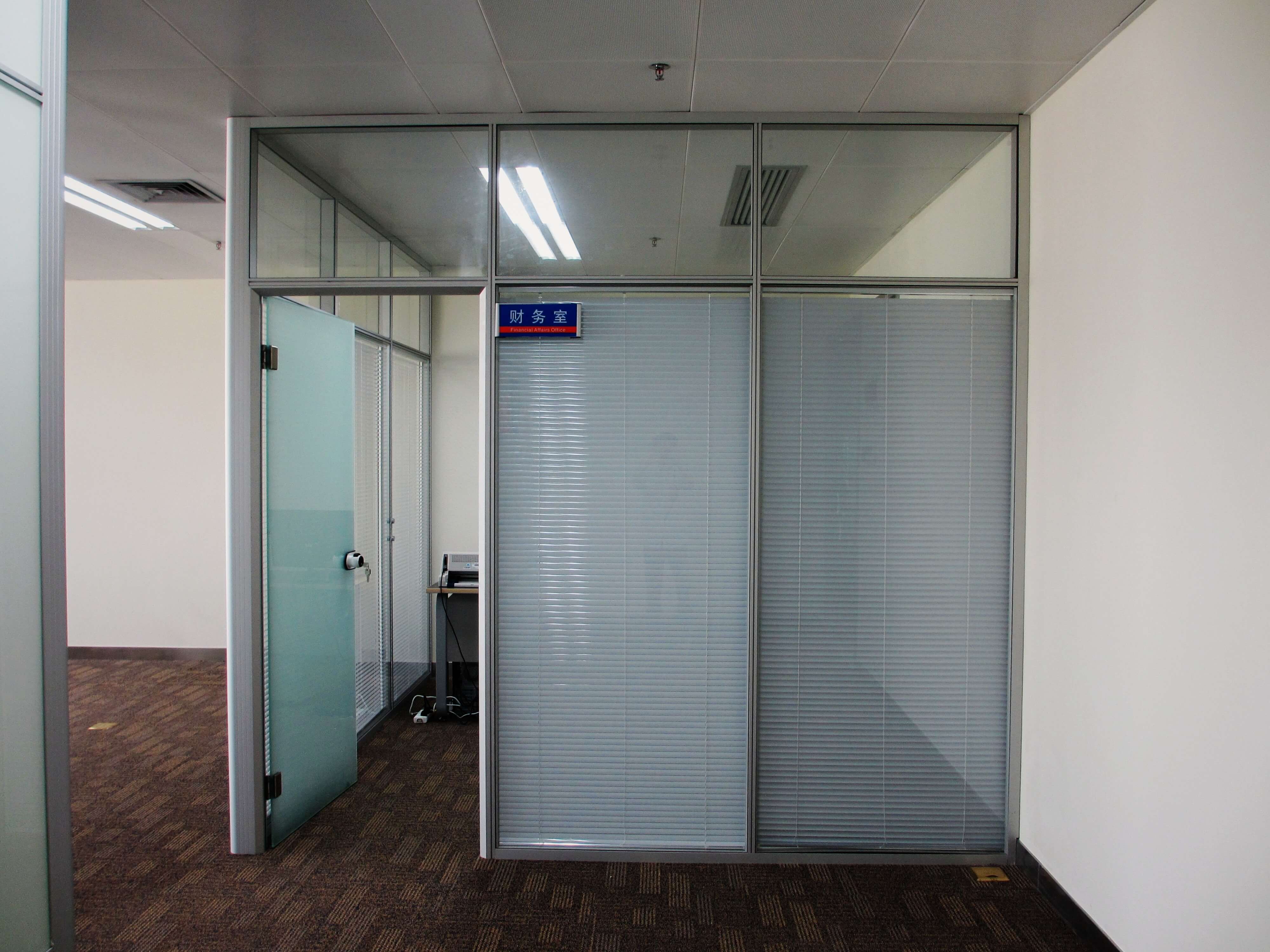 东莞万江办公室玻璃隔断万江办公室中空百叶玻璃隔断