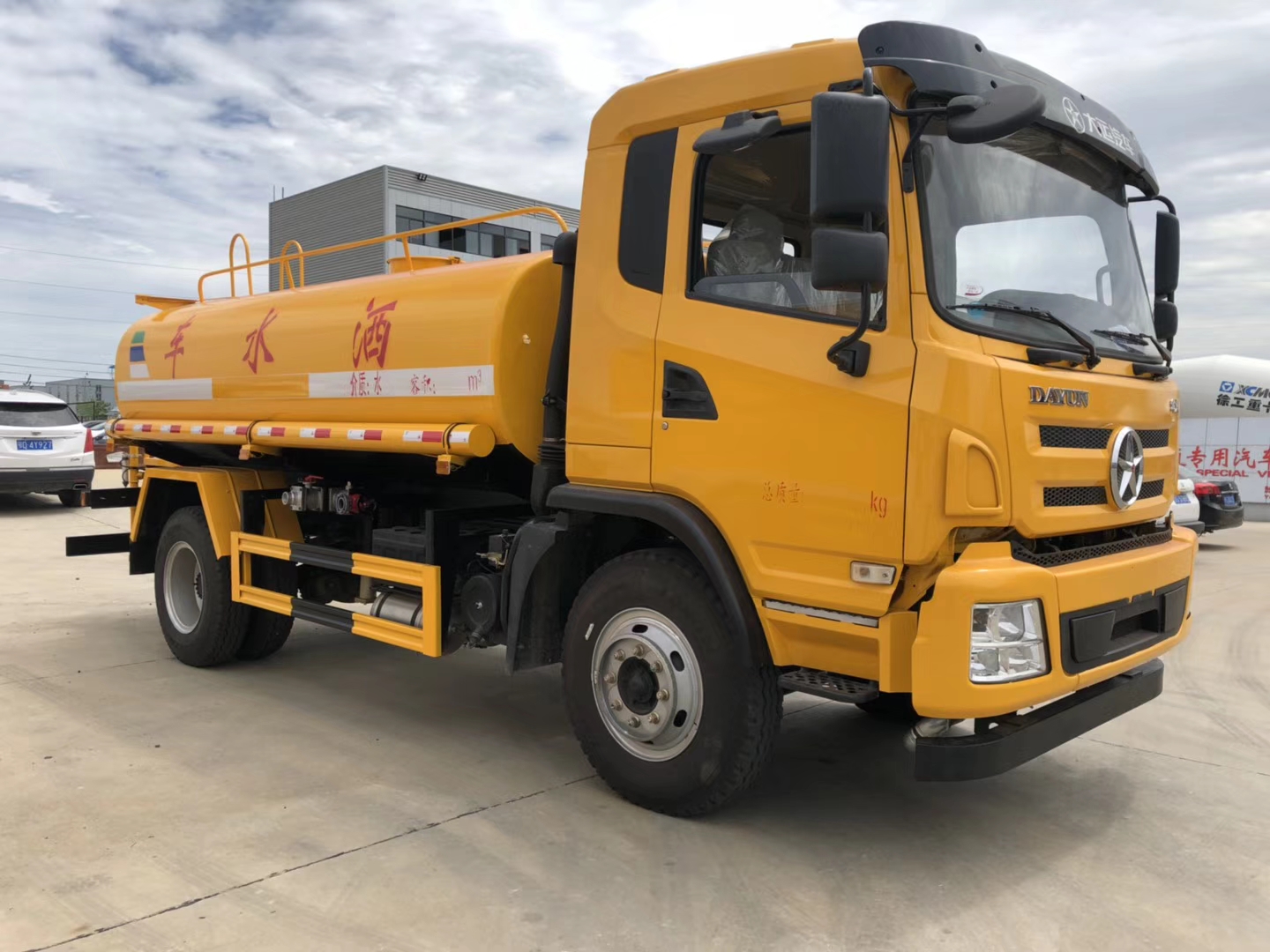 黄牌2方单桥洒水车可以送车上门