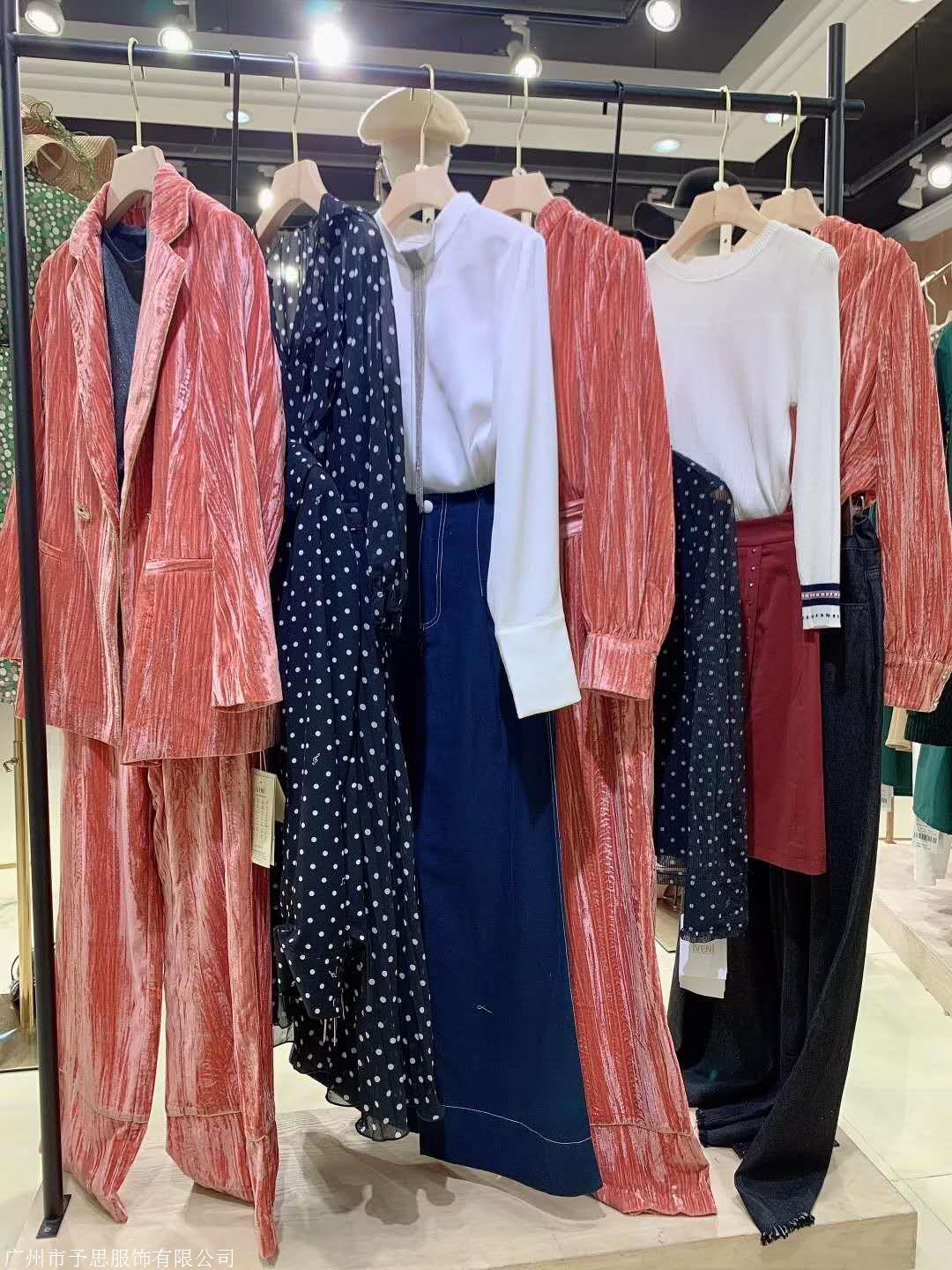 首页 服装 女装 女式风衣,大衣 布卡冬潮牌 女装批发走份 直播货源多