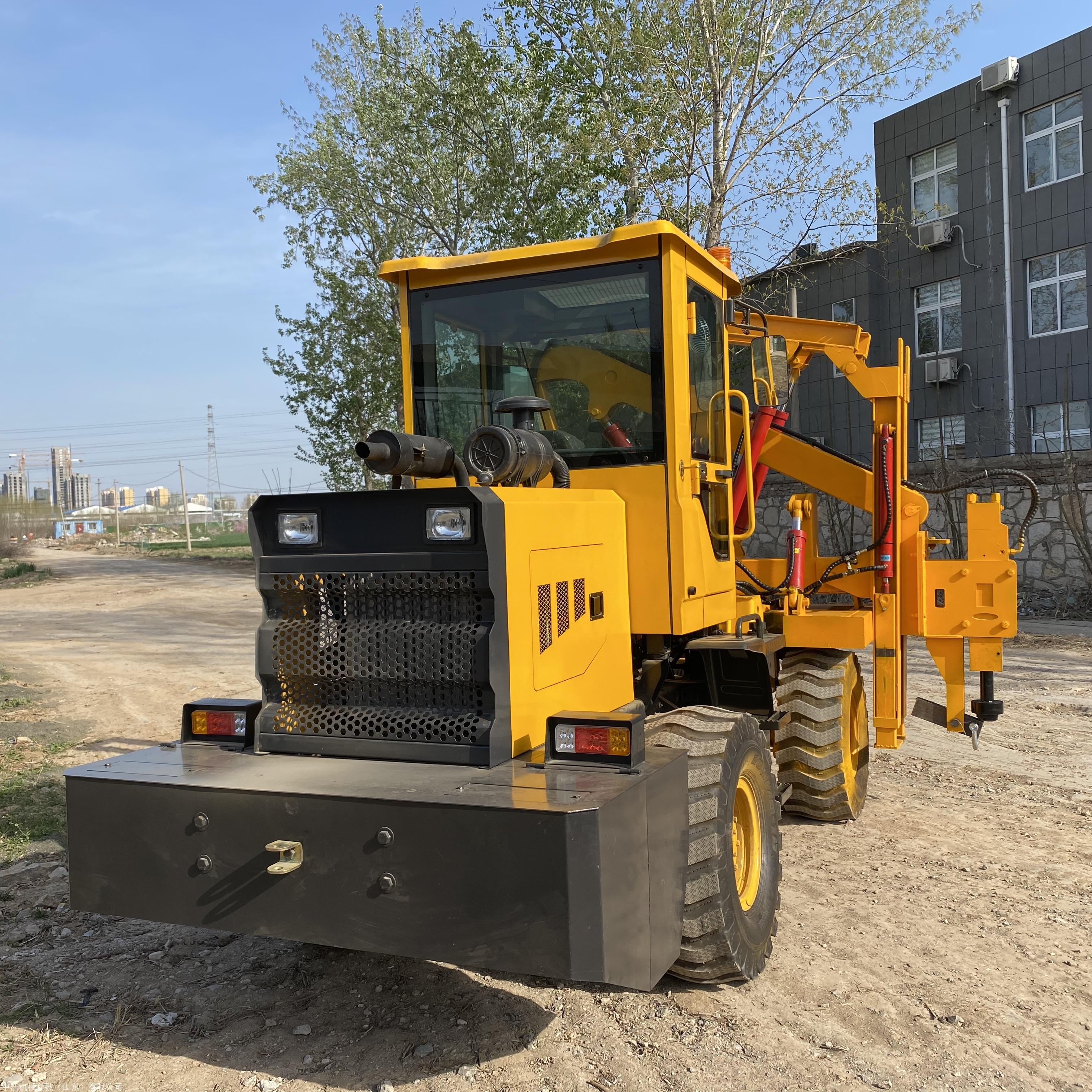 四轮波形护栏打桩机 混凝土基地工程施工打桩机 高质量护栏打桩机