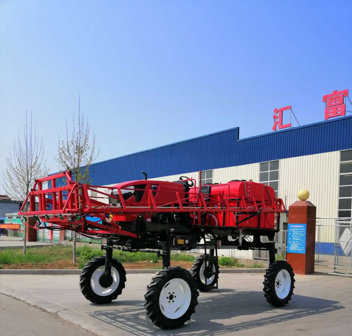 大型玉米打药车