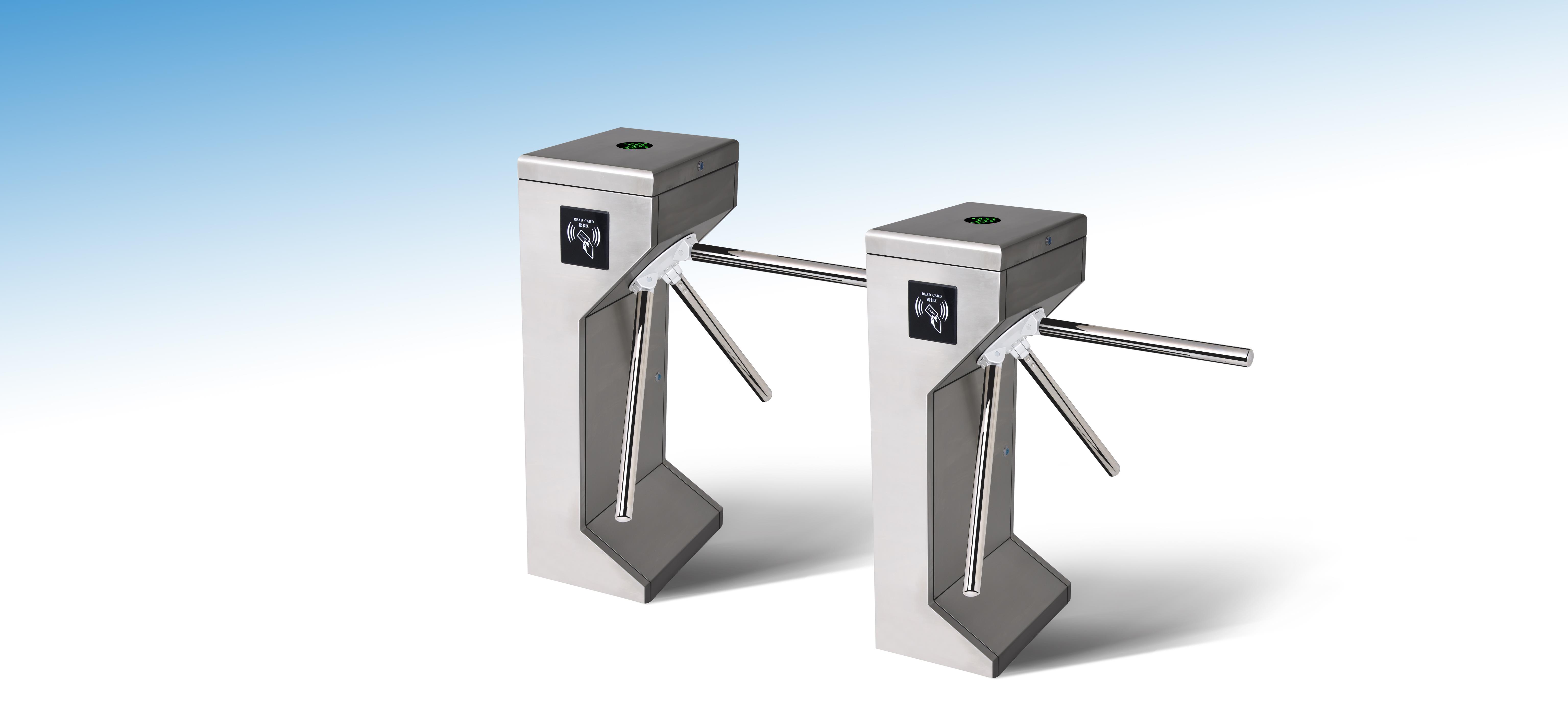 防反转功能:通行过程中发生反转,闸杆即自动锁死且发出报警,待反转