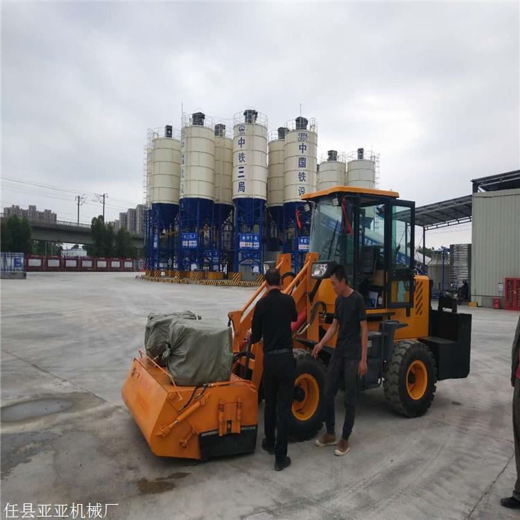 装载机改装清扫车 亚亚供应 清扫车 铲车改装清扫车 产品详情