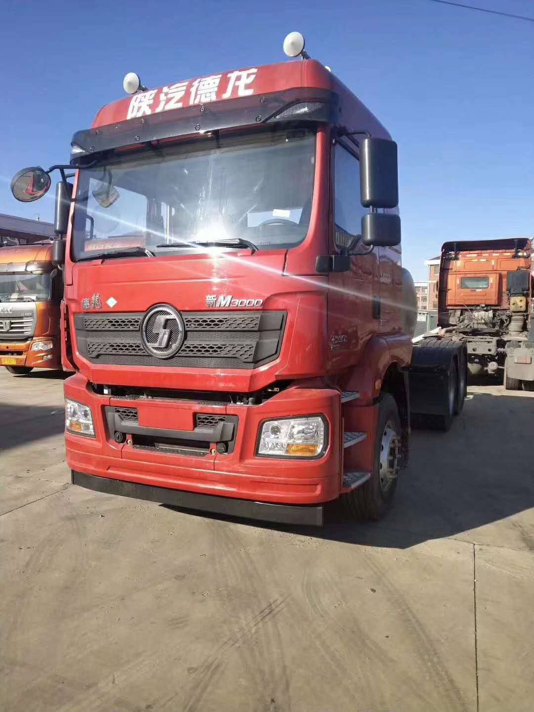 出售德龙m3000燃气牵引车