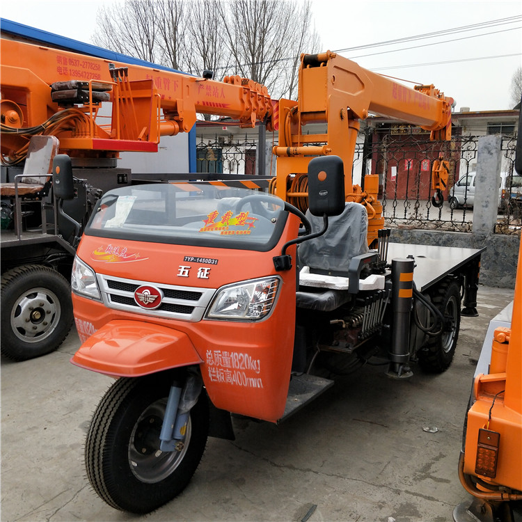 農用建築三輪車吊車 自制吊機 農用三輪平板隨車吊價格