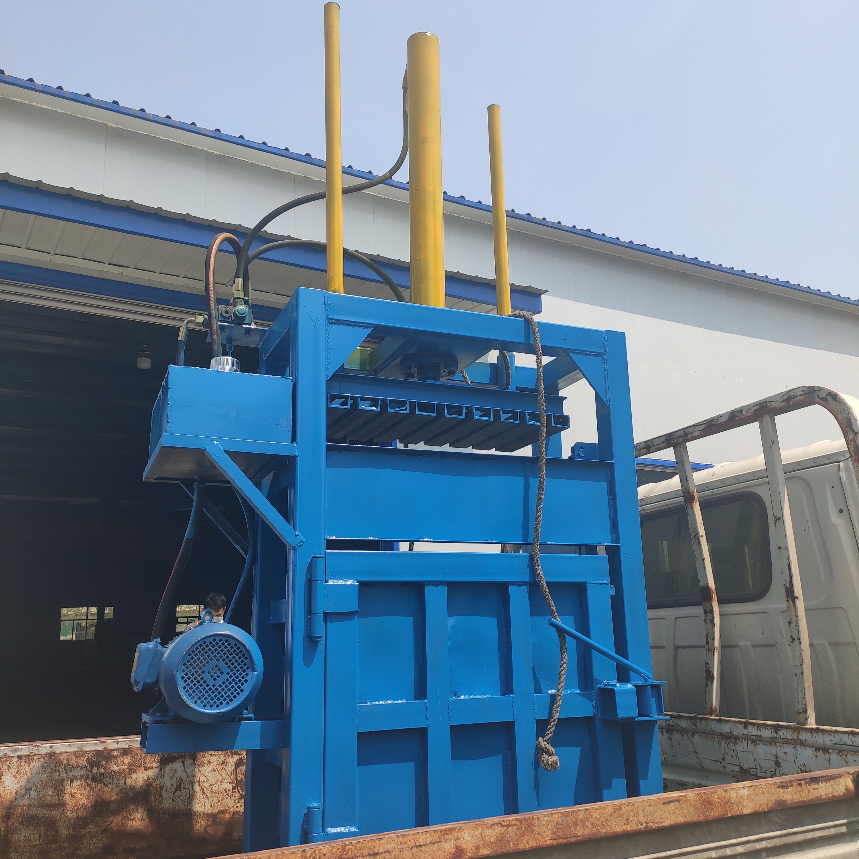 和宇半自动液压打包机 20吨立式废纸压缩机