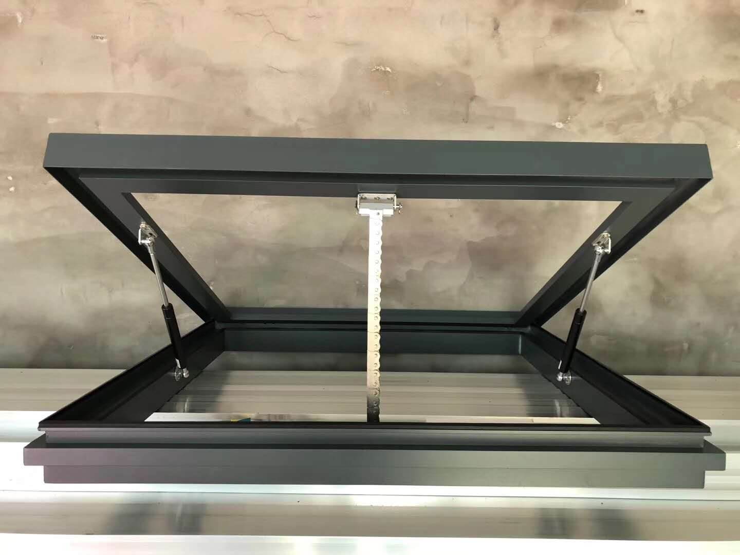 任丘市鑫兴门业有限公司是钢制防火门,防火卷帘,百叶窗,防火门,防火窗