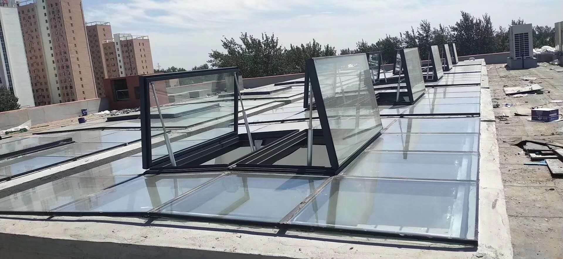 任丘市鑫兴门业有限公司是钢制防火门,防火卷帘,百叶窗,防火门,防火窗