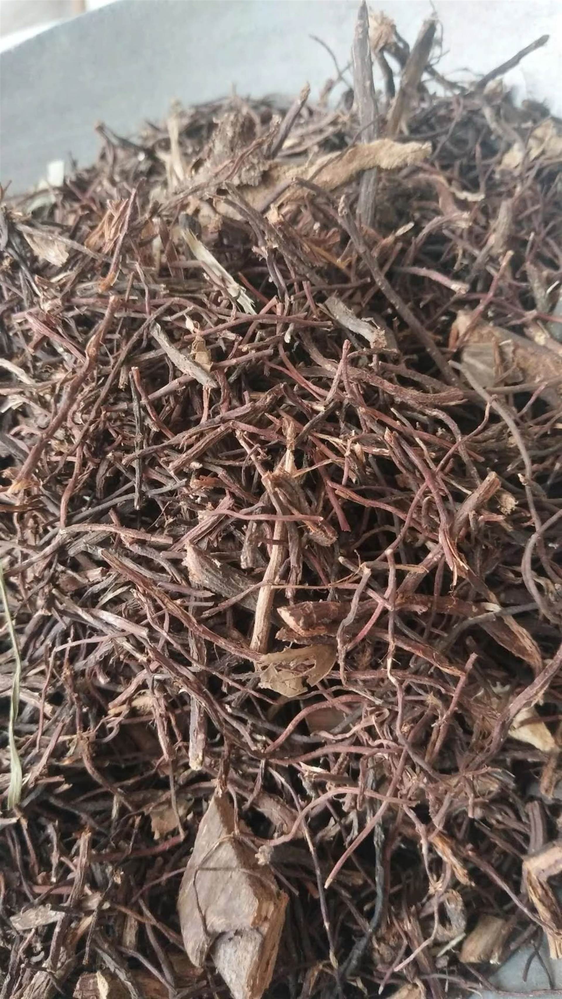 《民间常用草药汇编》:清肝火,明目,消散翳膜.