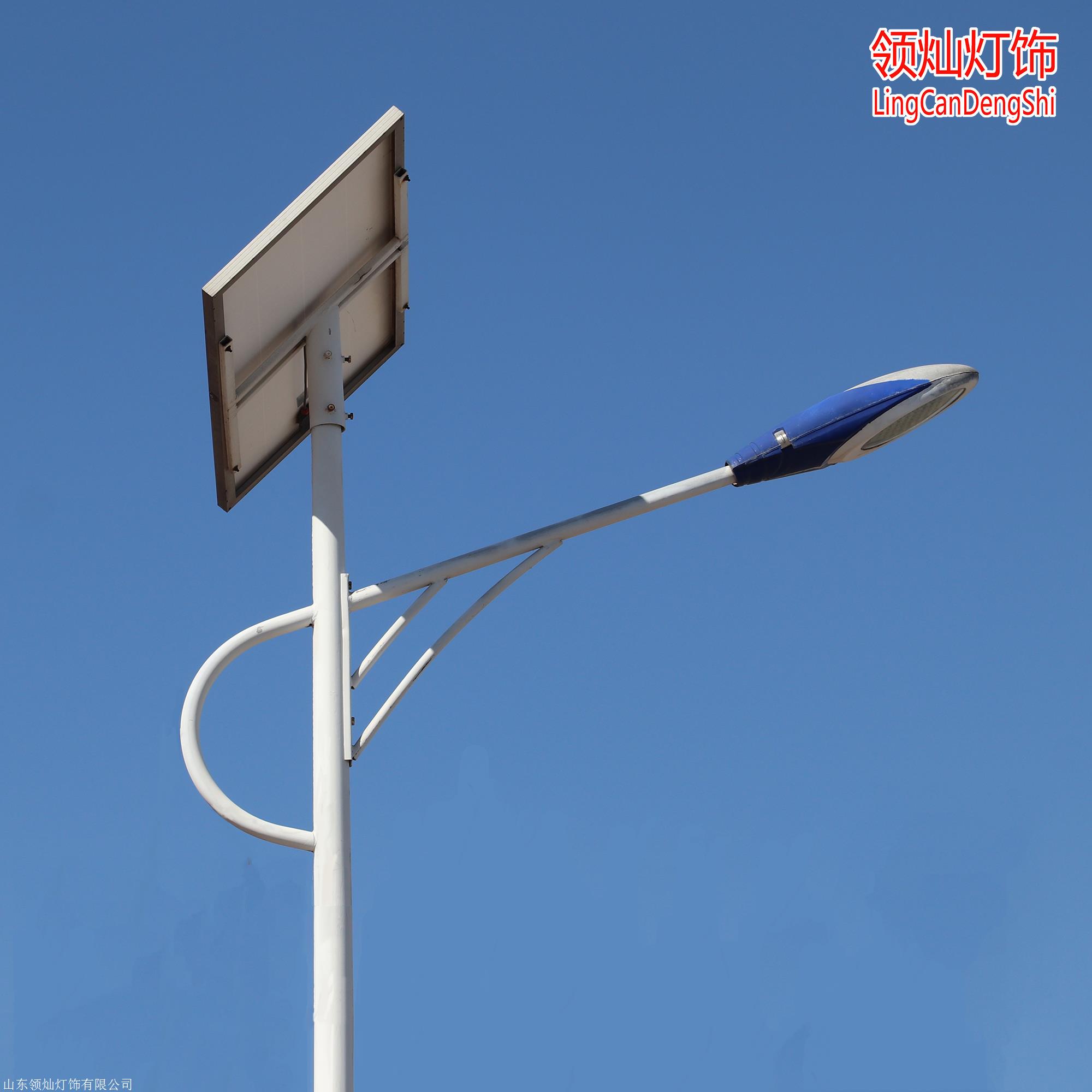 光源,并由智能化充放电控制器控制,用于代替传统公用电力照明的路灯