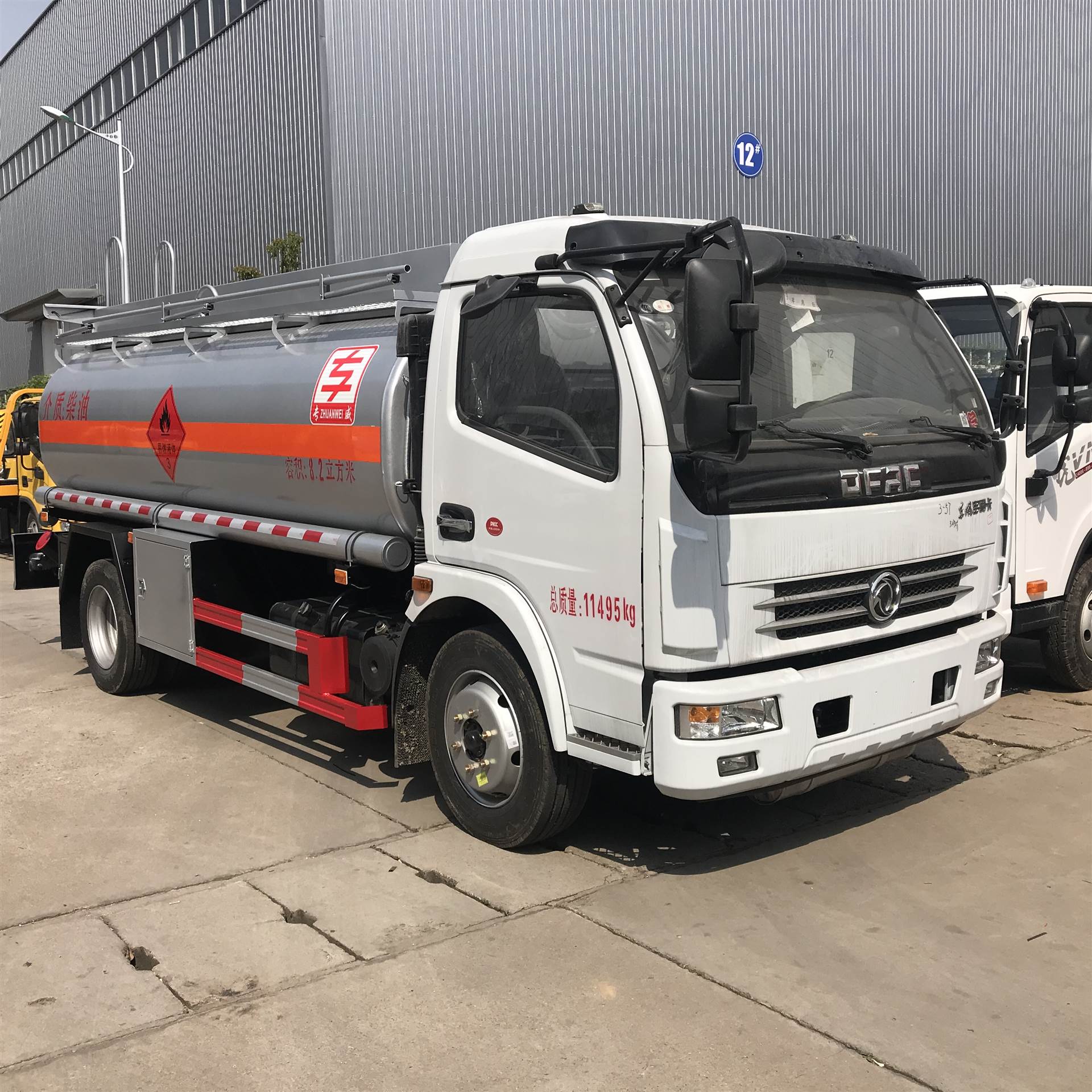 东风二汽柴汽油流动加油车 10吨小型加油车价格 10方汽油加油车