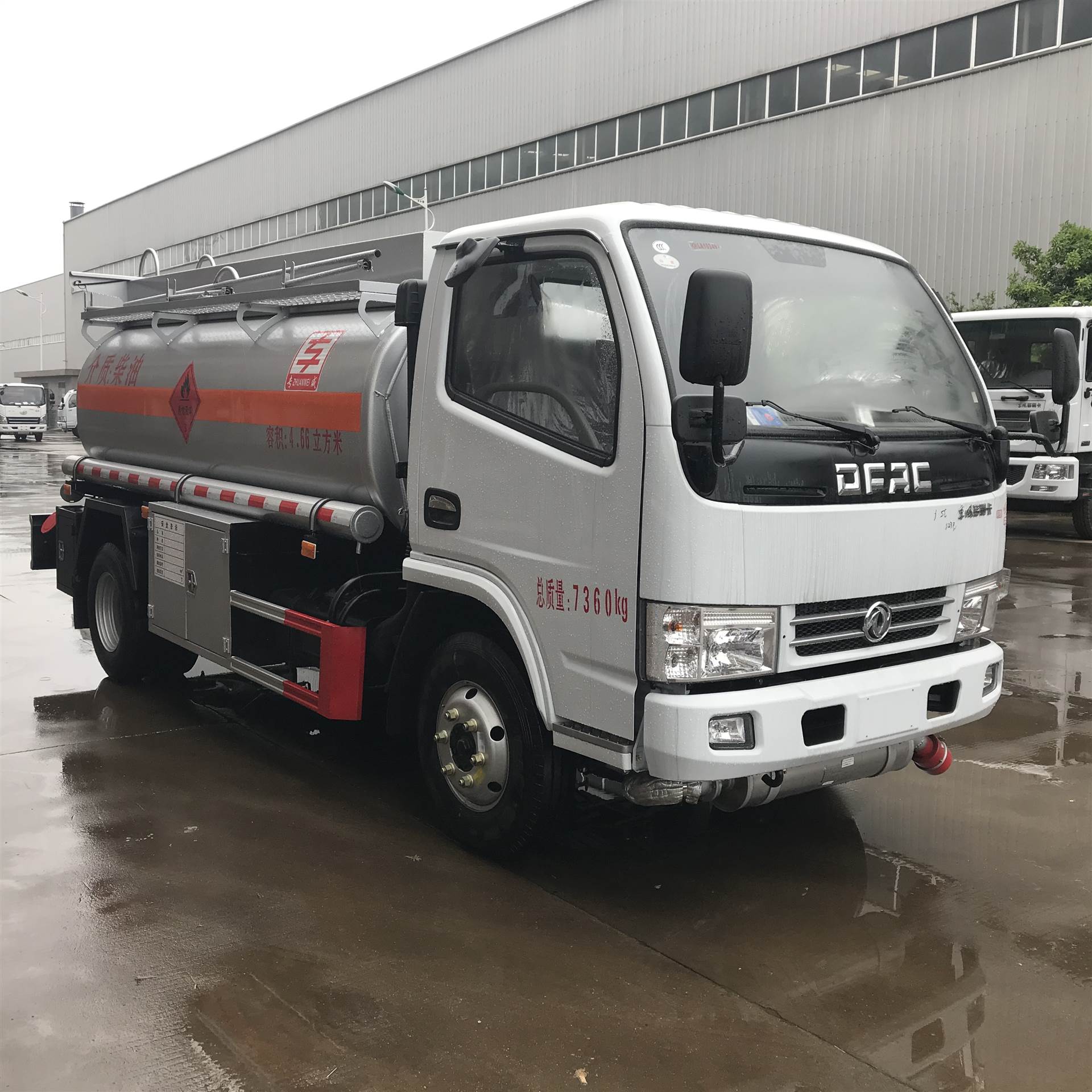 解放5吨小型油罐车运油车厂家直销包上牌分期宜宾