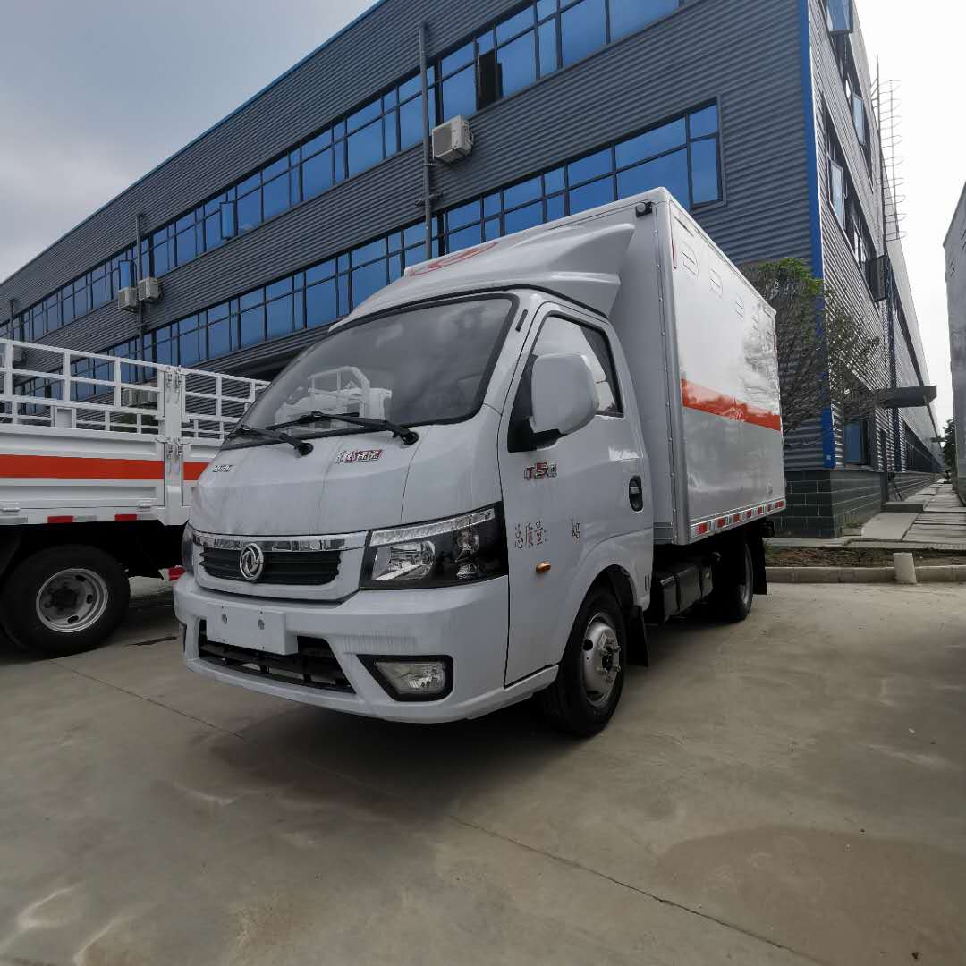 小型国六液体厢式车 东风途逸3.3米三类醇基油配送车