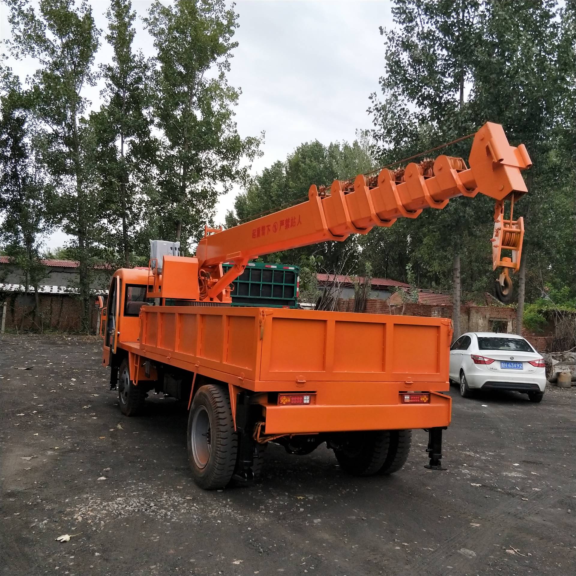 车载式四不像随车吊 自制吊轮式吊机运输车 四不像随车吊价格