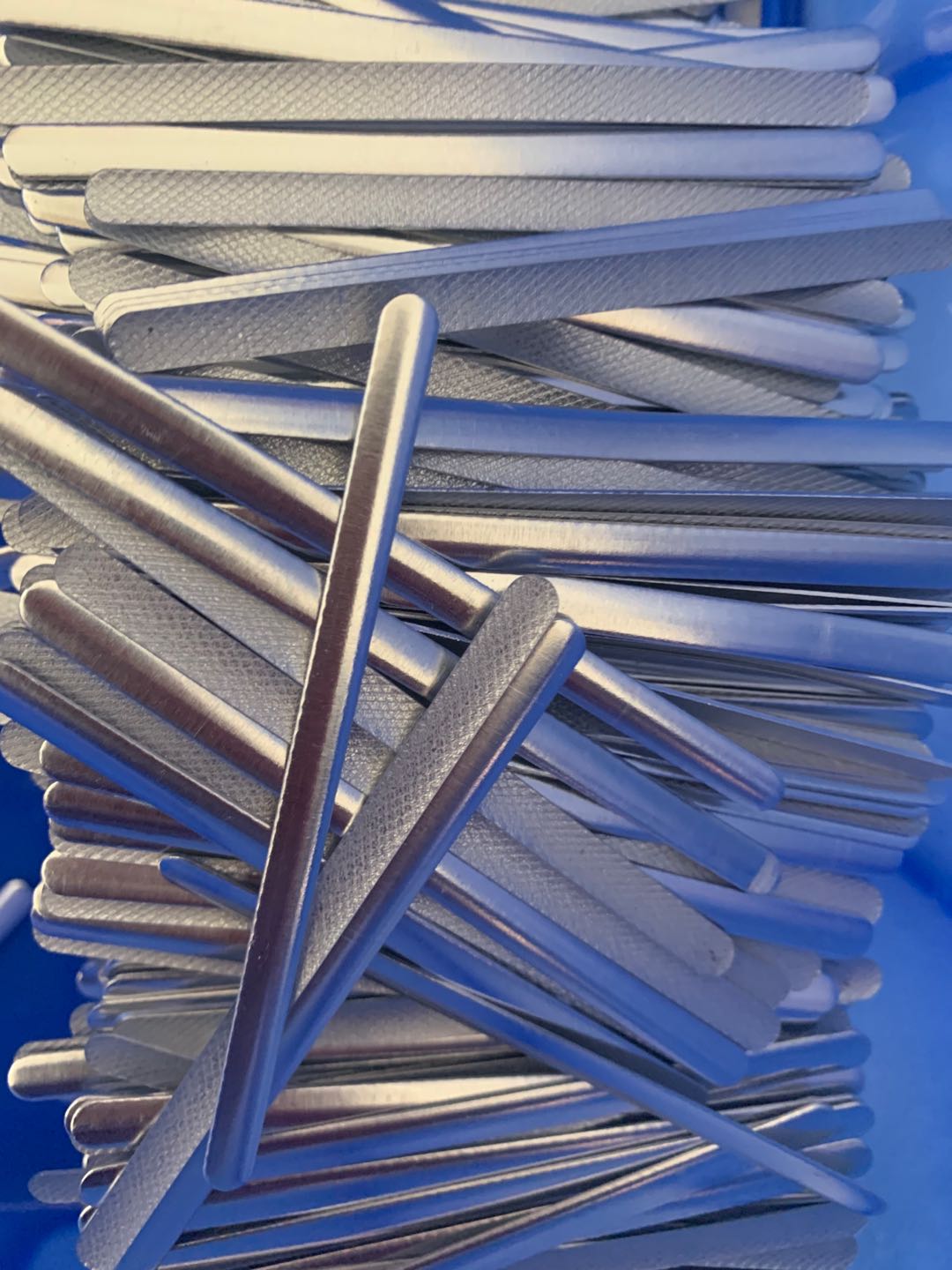 厂家现货大量供应鼻梁铝条n95鼻梁条鼻梁条铝条