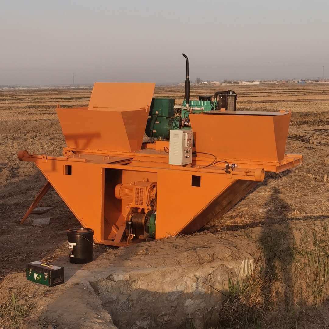 梯形混凝土渠道衬砌机 滑膜成型渠道衬砌机 液压自走渠道成型机