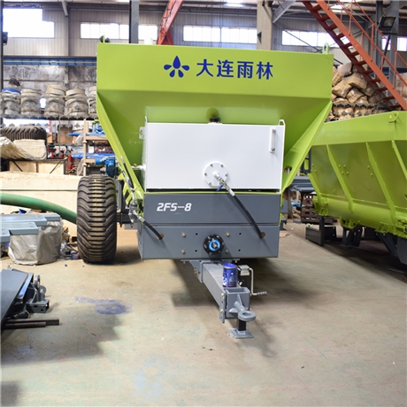 8吨大型有机肥撒肥车 肥料撒播机