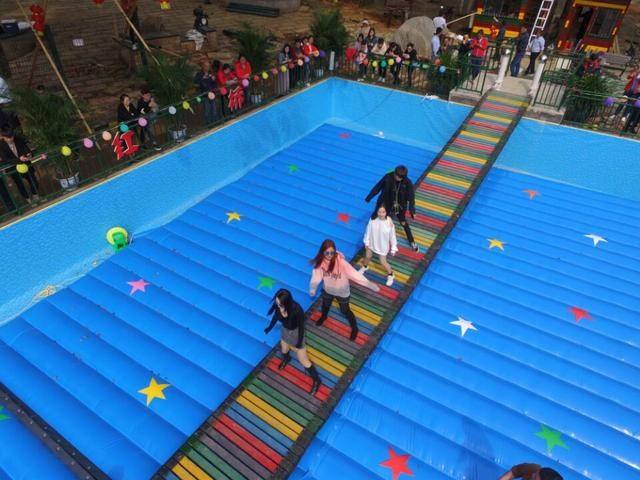 户外网红摇摆桥网红桥摇摆网红桥迎客松实力厂家欢迎选购