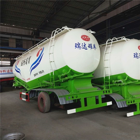 30吨粉料水泥罐半挂车 石灰粉矿石粉罐车 市场价格