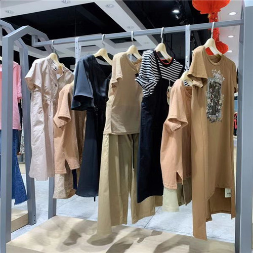 费艾文牌春季女装批发拿货 品牌女装便宜批发 便宜直播衣服货源