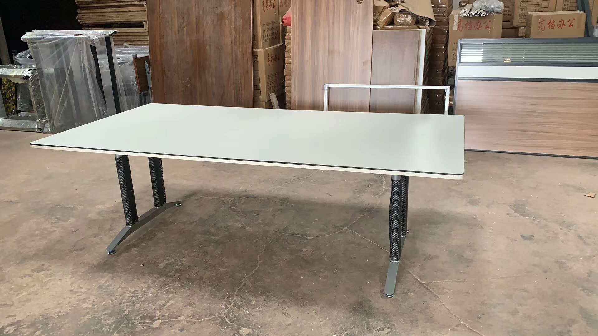 昆明钢架桌会议桌职员桌屏风工位桌云南正冠家具