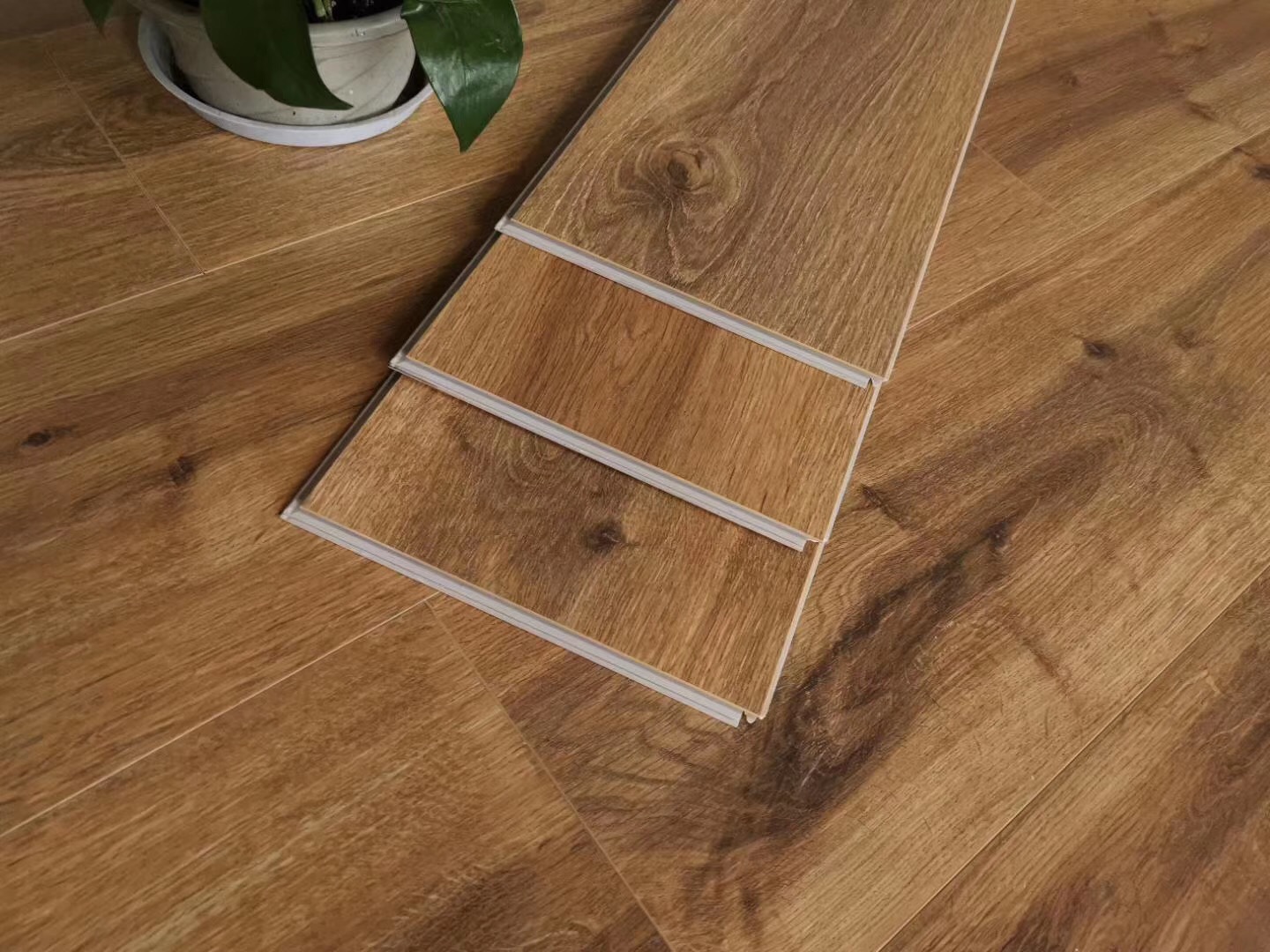 pvc塑胶地板 spc石塑地板 环保 灭菌 防火 木纹地板批发