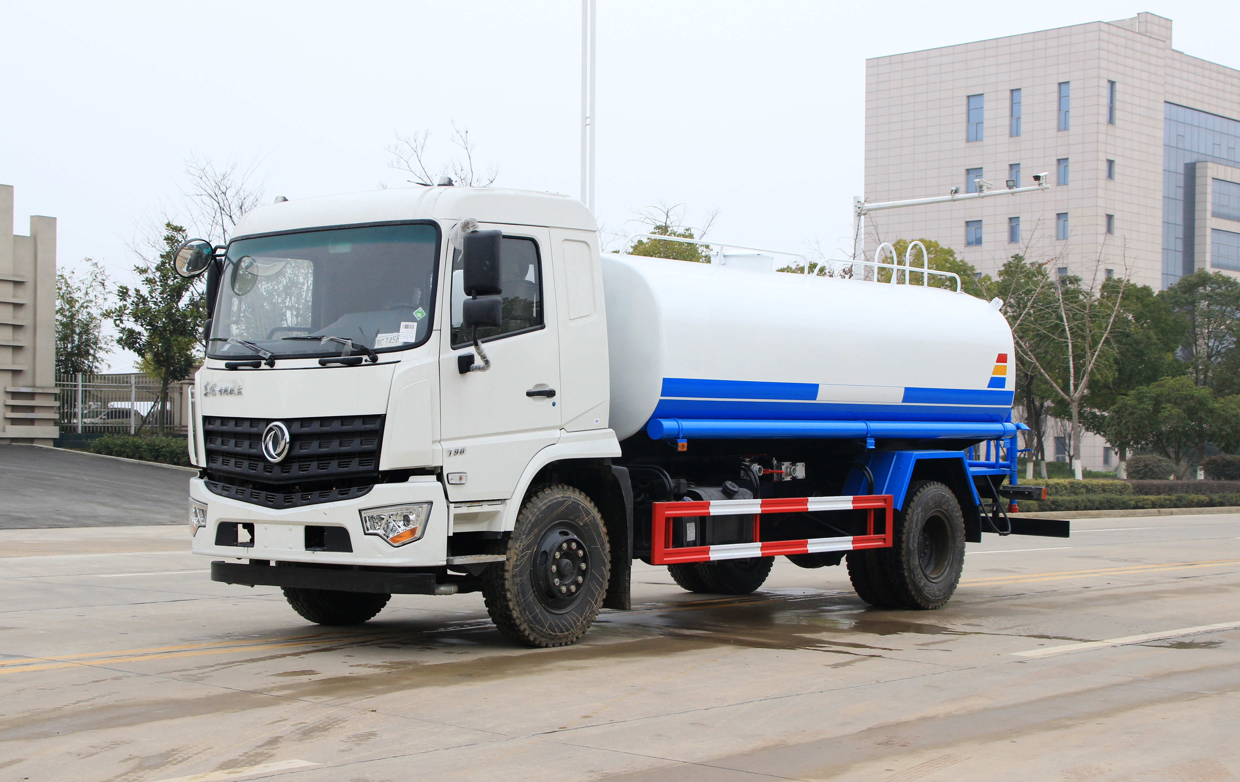 国五东风专底15方洒水车雾炮喷洒车园林绿化厂家全国直销