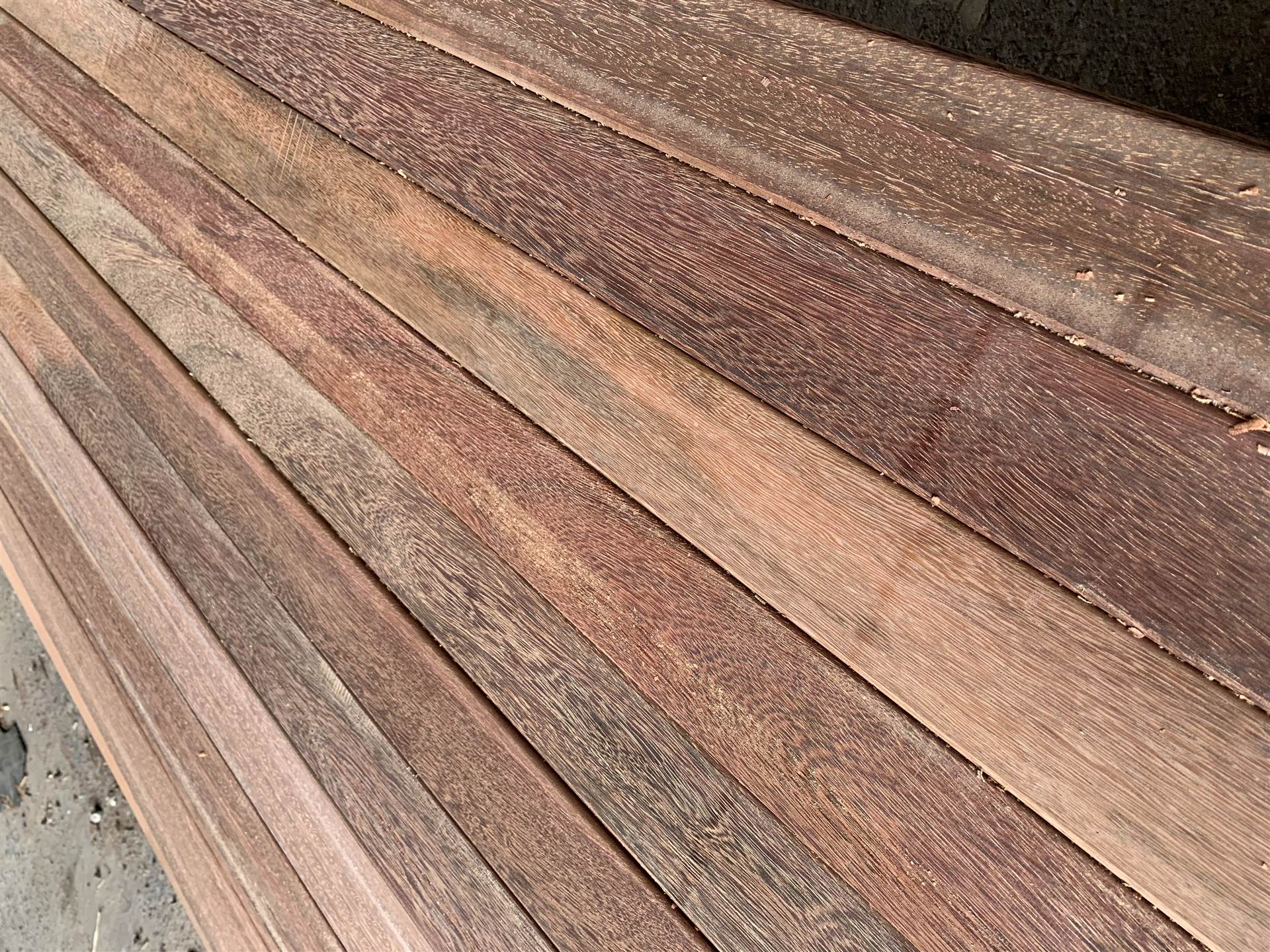 红铁木加工红铁木刨光,红铁木防腐,红铁木造型,红铁