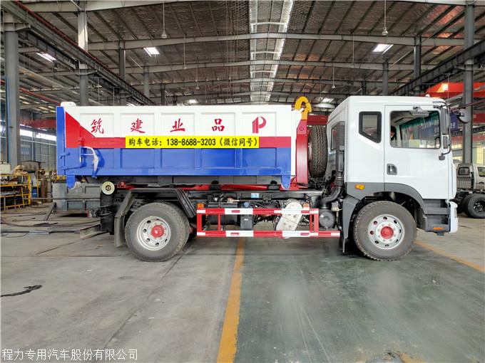 东风国六12吨钩臂式垃圾车 运输污泥粪污垃圾车箱分离