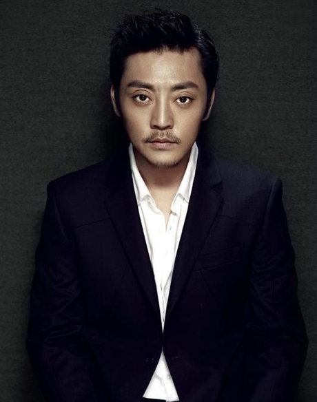 周野芒服装植入,翻包软植入,低价明星艺人合作,2020报价