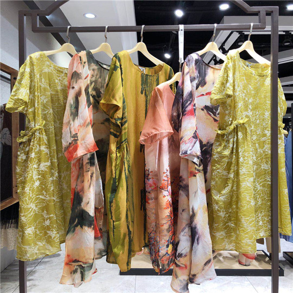 贝蒂厂家女装尾货批发进货 一手货源女装批发 直播品牌女装货源