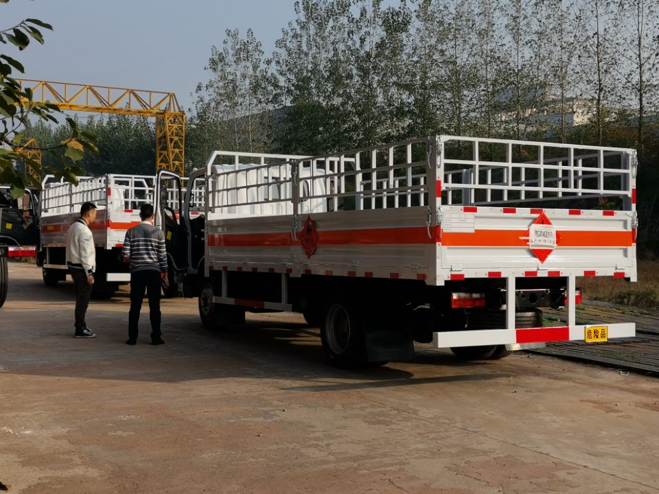 解放高栏气瓶运输车