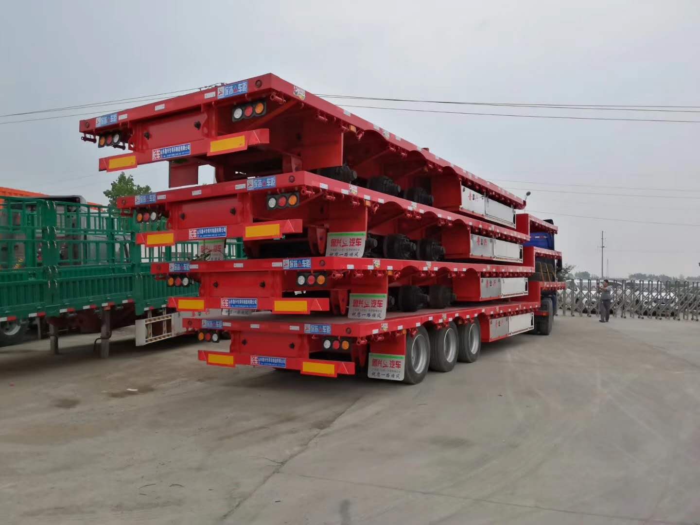 8米低平板半挂车 八米平板工程运输半挂车