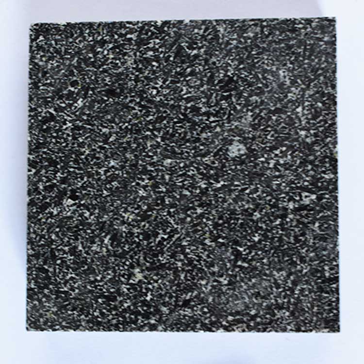 路面芝麻黑 做工精良 章丘黑山水石材