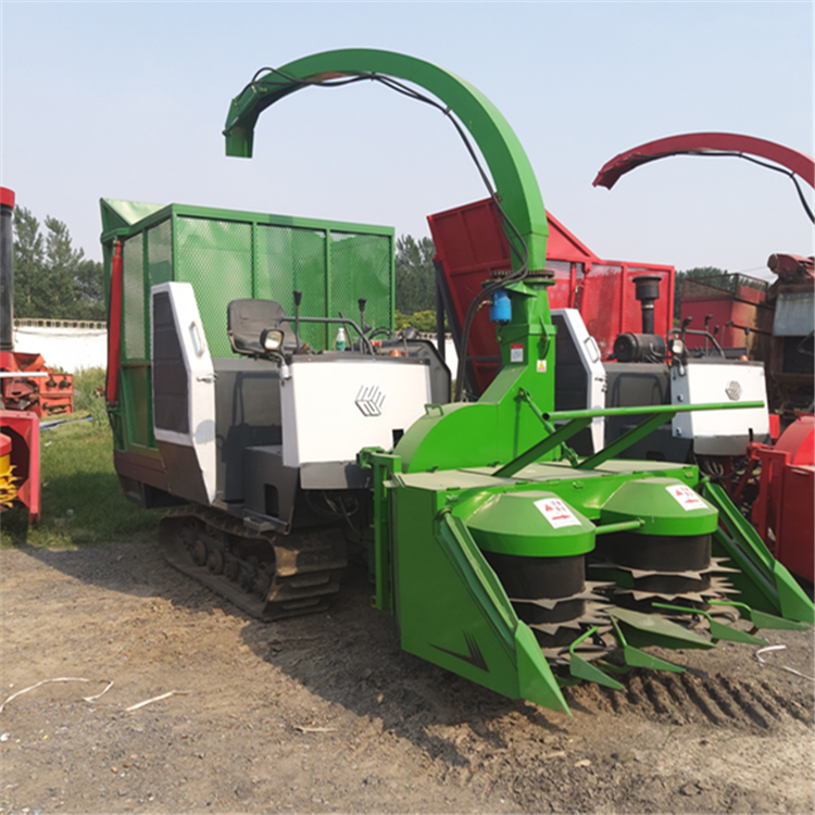 履带式圆盘青储机作业0001