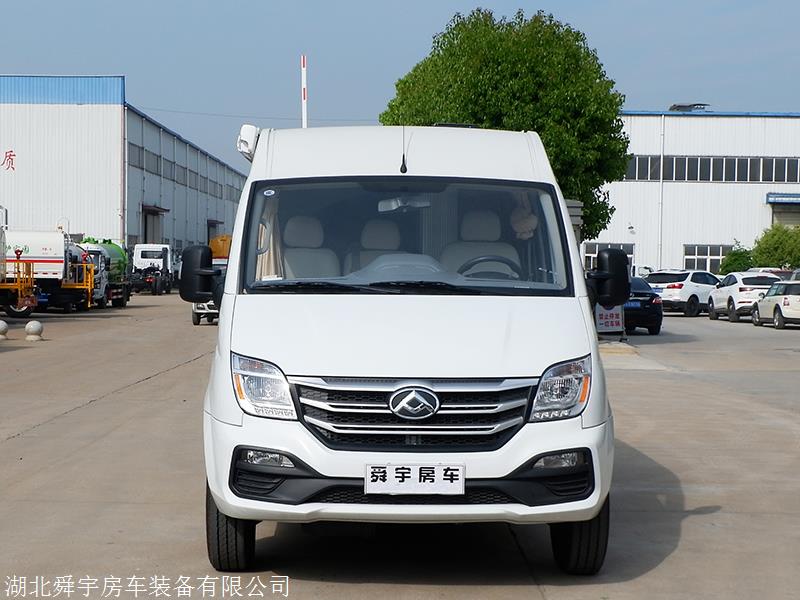 舜宇大通短轴房车 适合一家三口出行的小房车