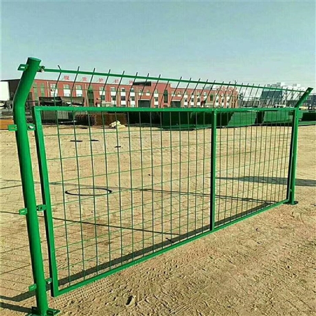 新疆钢丝网围栏生产商 乌鲁木齐浸塑围栏网厂家现货