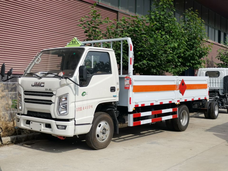 江铃国六平板气瓶车